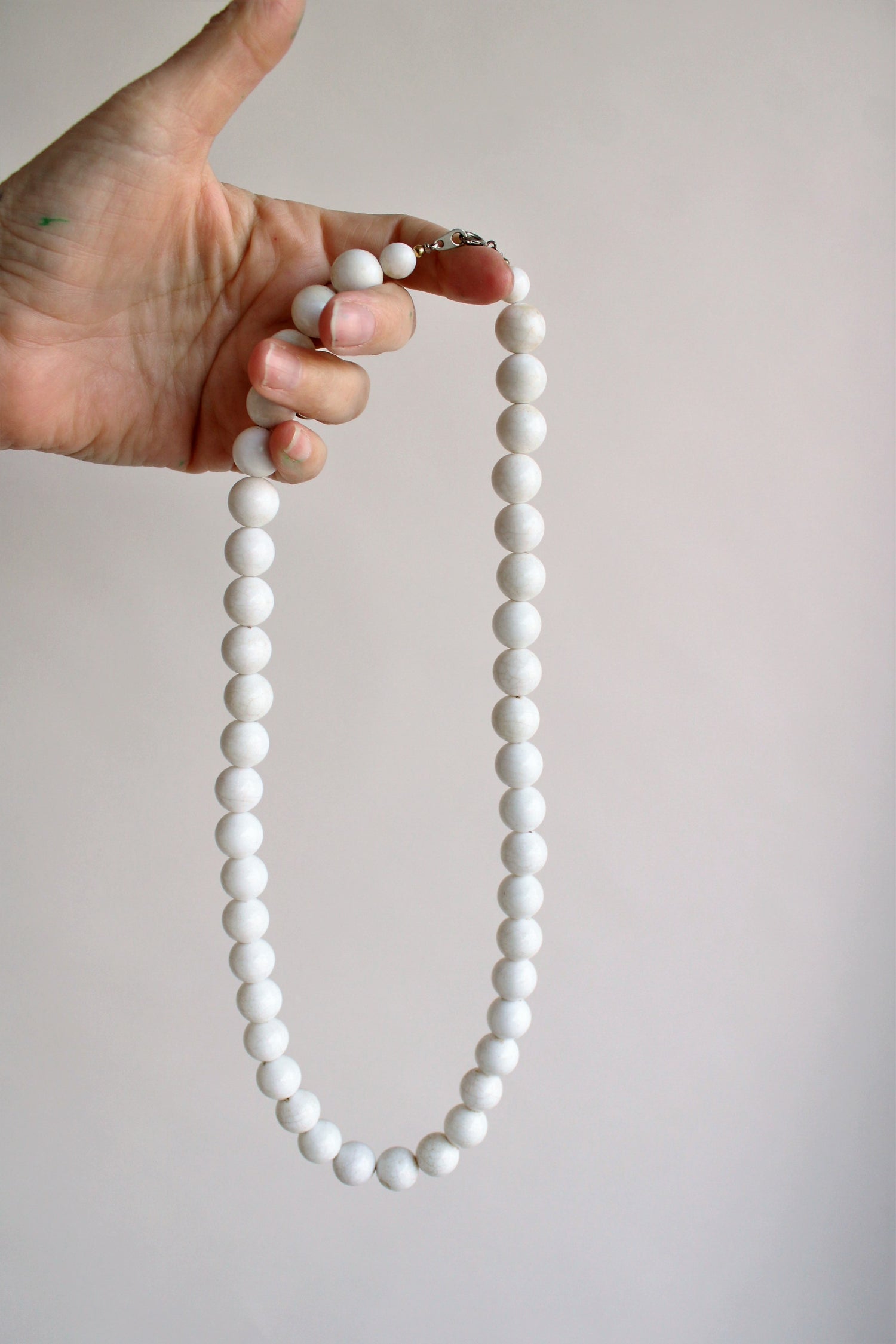 Vintage 1960s White Bead Necklace