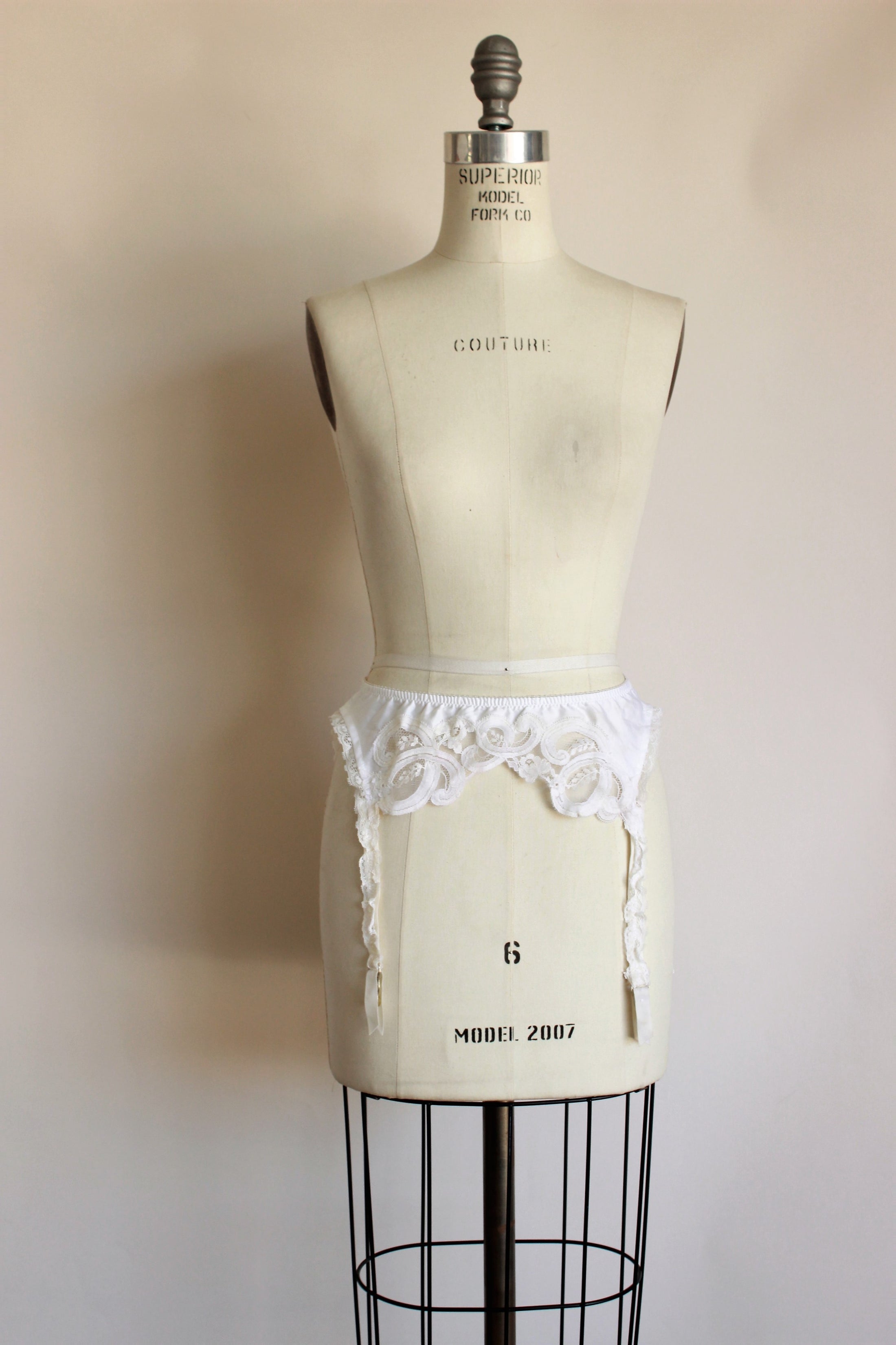 Vintage 1990s White Satin Garter Belt – Toadstool Farm Vintage