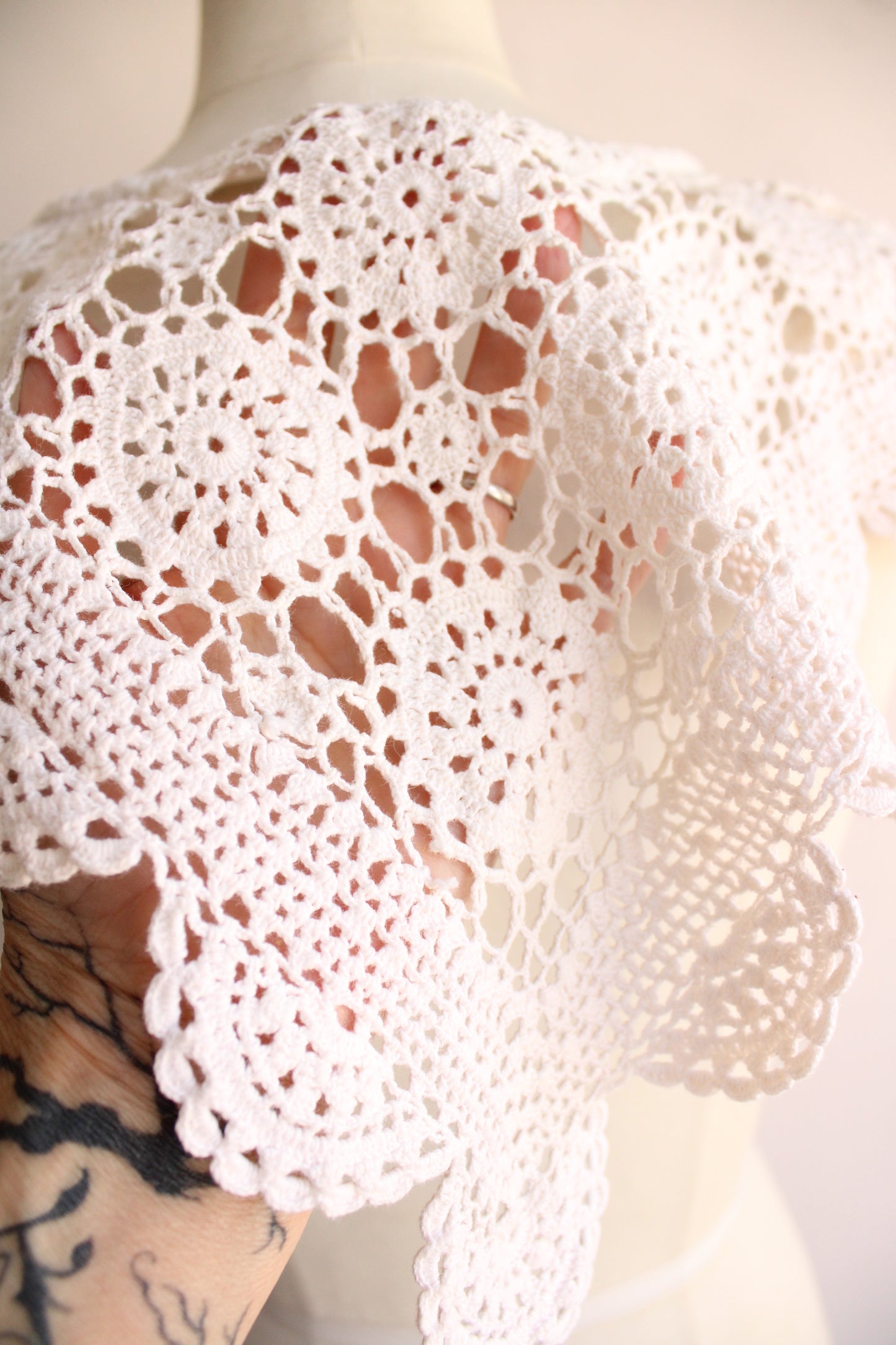 Vintage 1960s Crochet Lace Collar