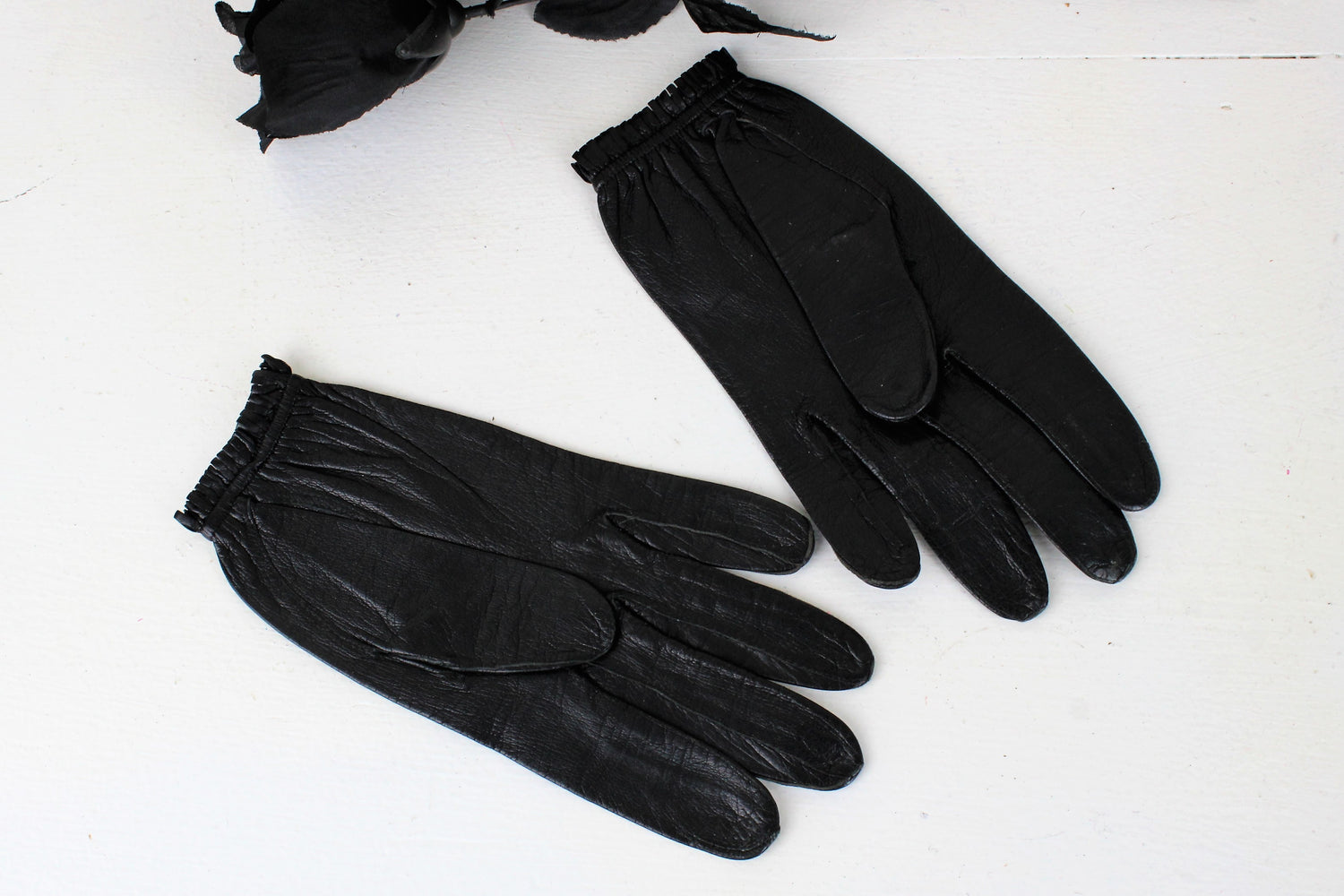 Vintage 1960s Black Gloves in Kid Leather 