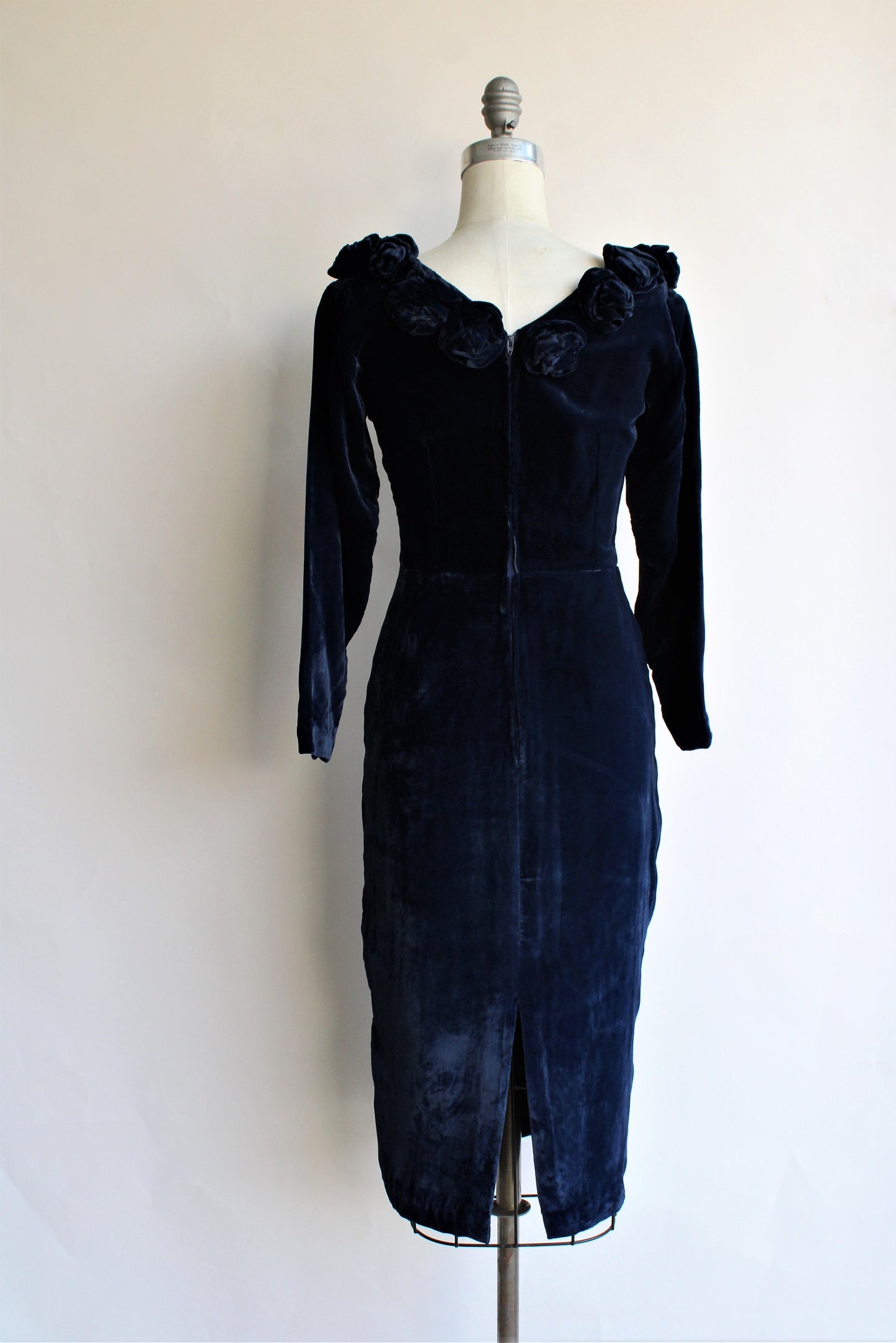 Vintage 1950s Style Blue Velvet Wiggle Dress With Rose Trim – Toadstool ...