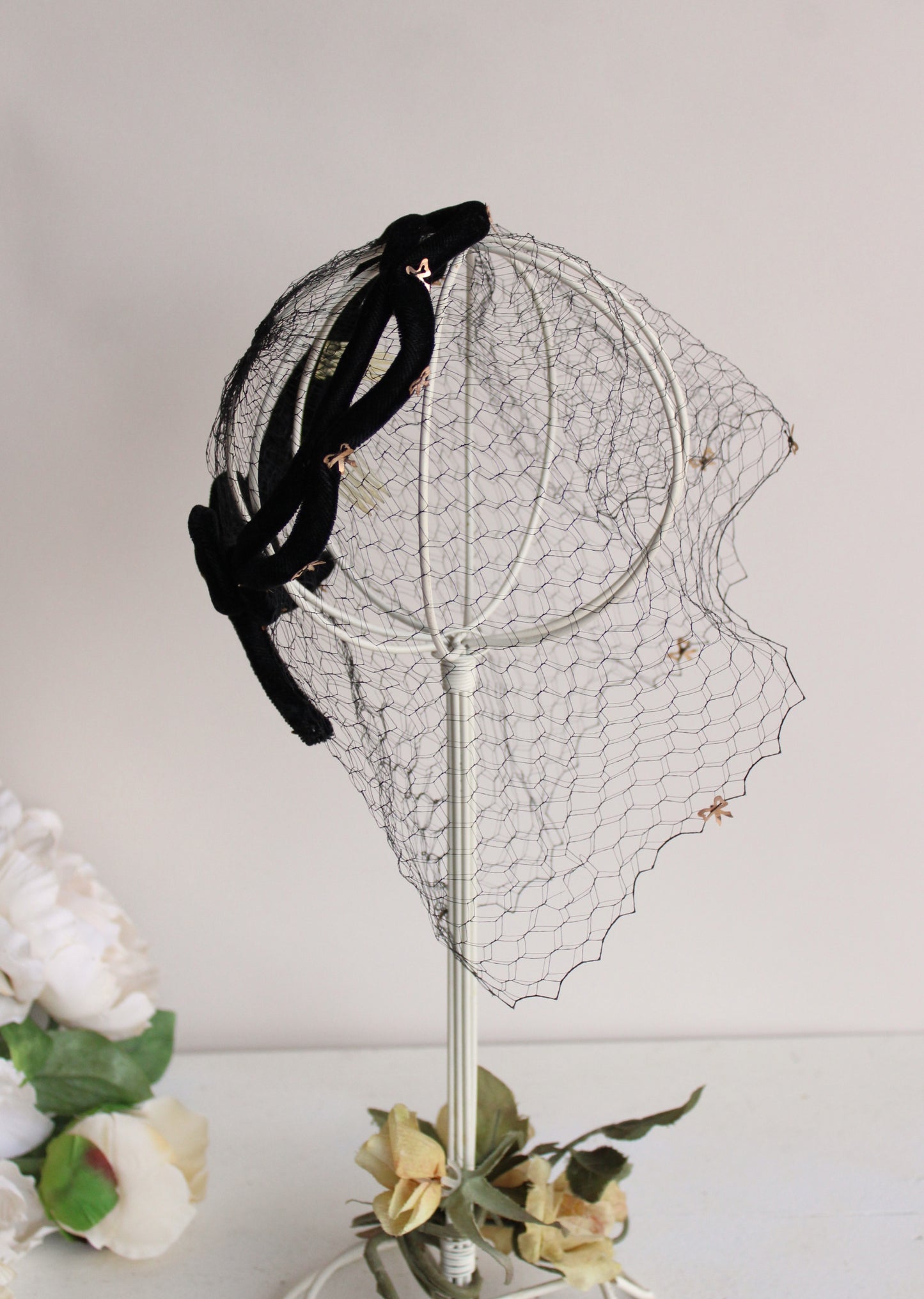 Vintage 1950s Black Velvet Fascinator Crown with Veil