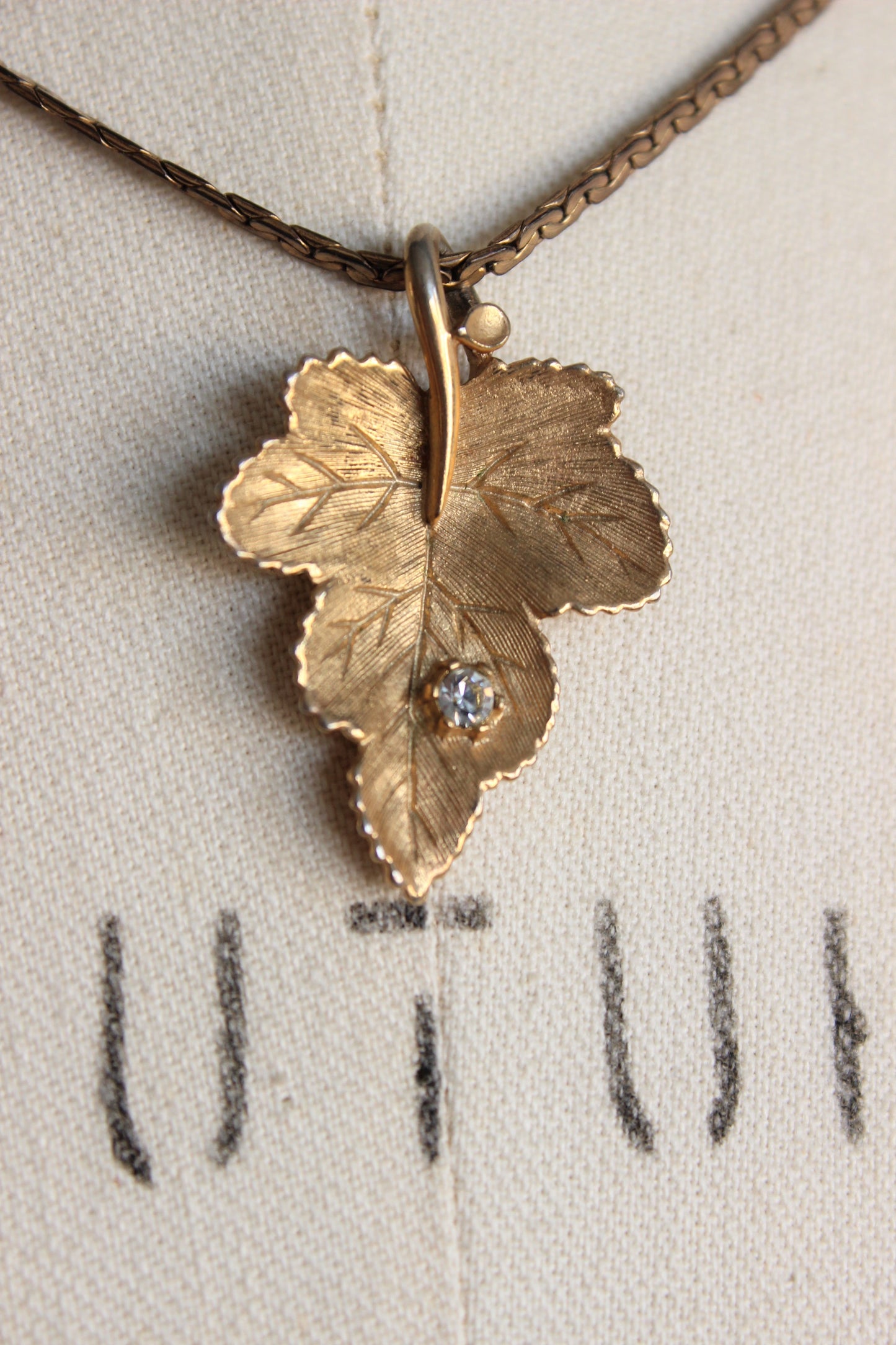 Vintage 1950s 1960s Gold Leaf Necklace