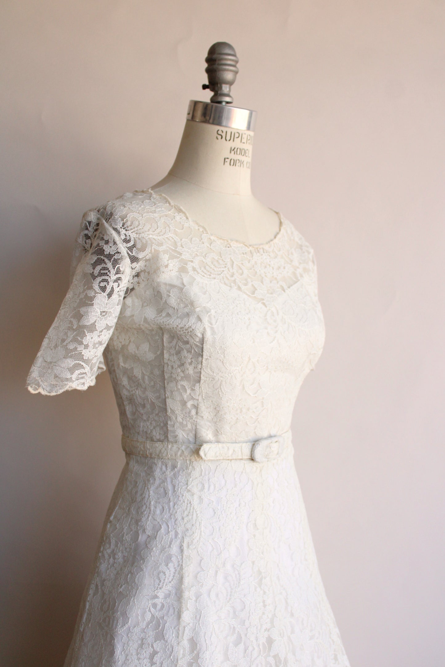 Vintage 1950s White Lace Dress with Belt